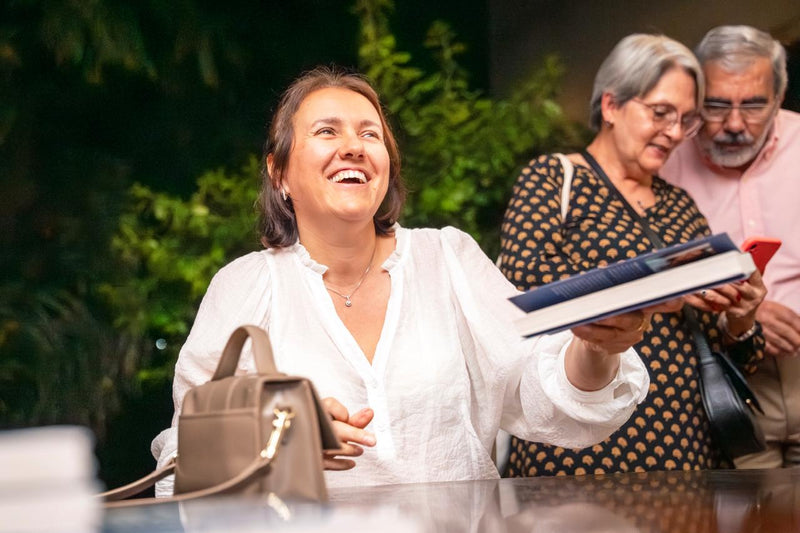 Martha Alzate conversa con Marianne Ponsford